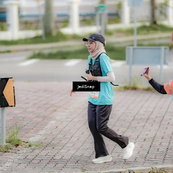 Runner Photo 8311026