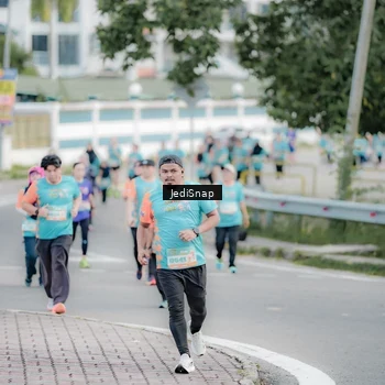 Runner Photo 8311083