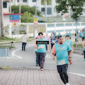 Runner Photo 8311100