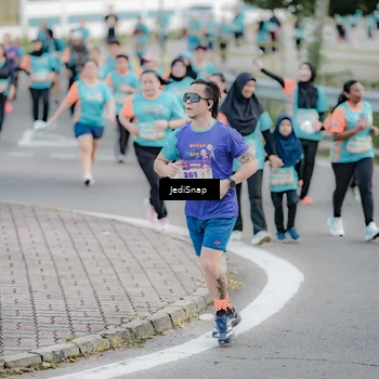 Runner Photo 8311323
