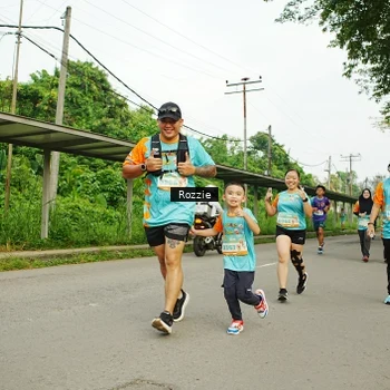 Runner Photo 8312058