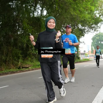 Runner Photo 8312098