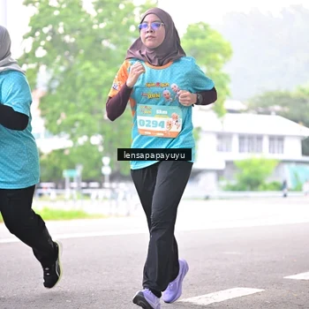 Runner Photo 8312219