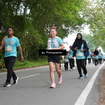 Runner Photo 8312345