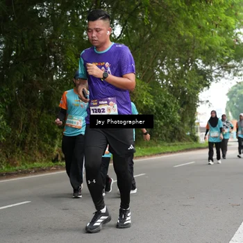 Runner Photo 8312396