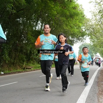 Runner Photo 8312785