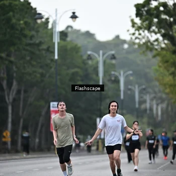 Runner Photo 8313100