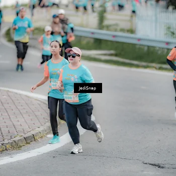 Runner Photo 8313371
