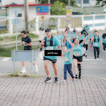 Runner Photo 8313395