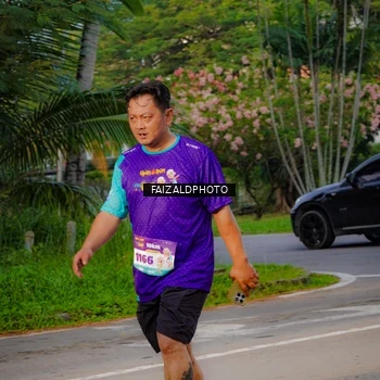 Runner Photo 8313399