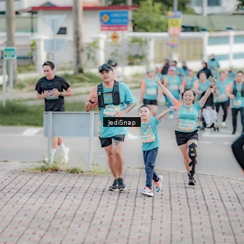 Runner Photo 8313400