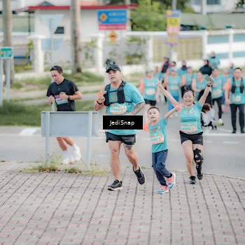 Runner Photo 8313409