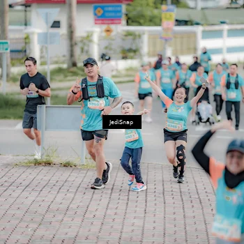 Runner Photo 8313411