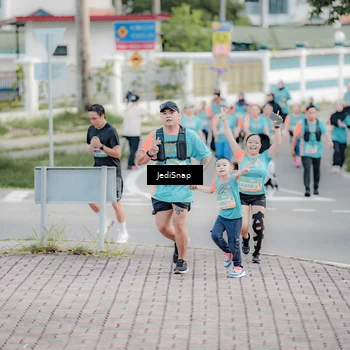 Runner Photo 8313416