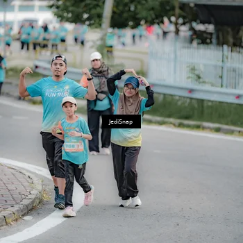 Runner Photo 8313435