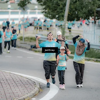 Runner Photo 8313438