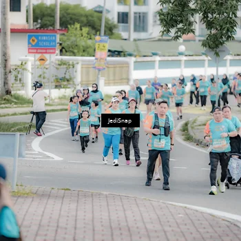 Runner Photo 8313476
