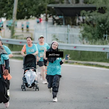Runner Photo 8313516