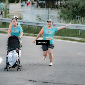 Runner Photo 8313531