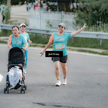 Runner Photo 8313533