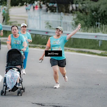 Runner Photo 8313536