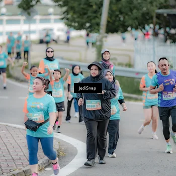 Runner Photo 8313625