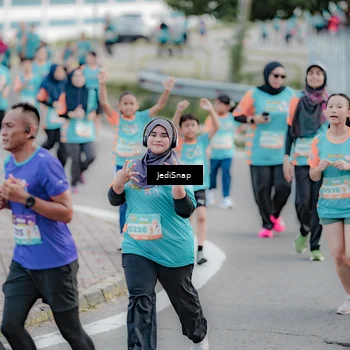 Runner Photo 8313655