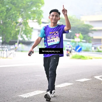 Runner Photo 8316504