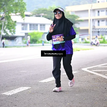 Runner Photo 8316993