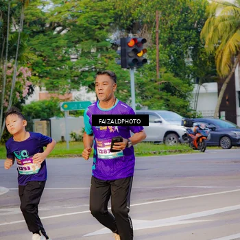 Runner Photo 8317399