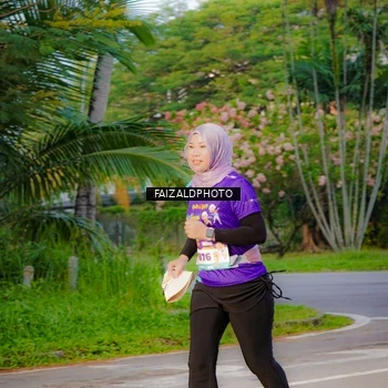 Runner Photo 8318196