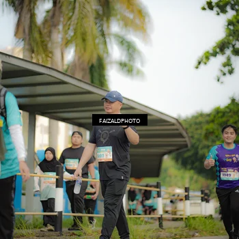 Runner Photo 8318257