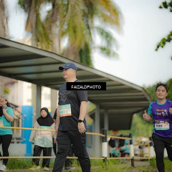 Runner Photo 8318259