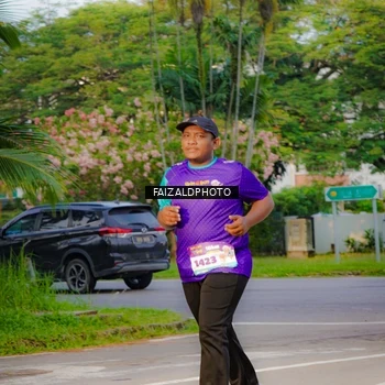 Runner Photo 8318316