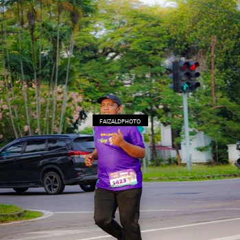 Runner Photo 8318334