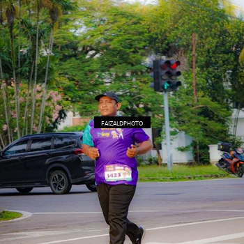 Runner Photo 8318335