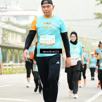 Runner Photo 8318379