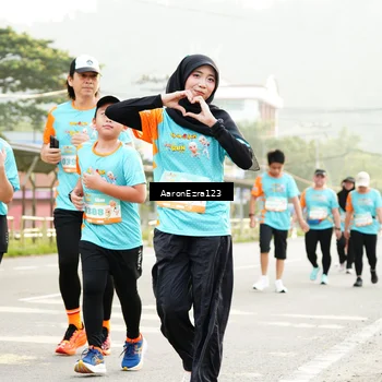 Runner Photo 8318418