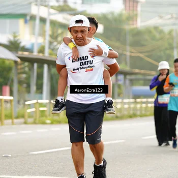 Runner Photo 8318426