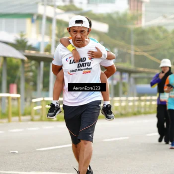 Runner Photo 8318429