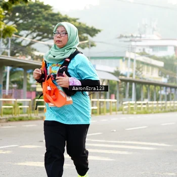 Runner Photo 8318458