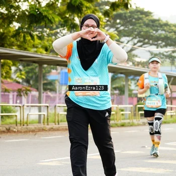 Runner Photo 8318473
