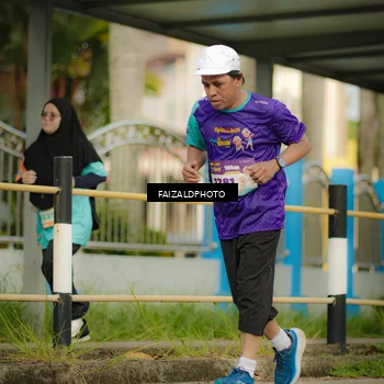 Runner Photo 8318772