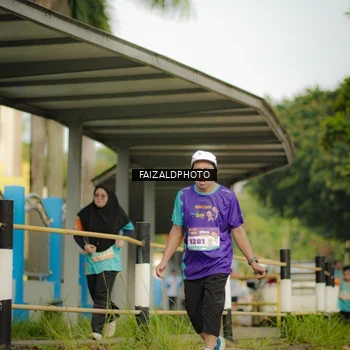 Runner Photo 8318957