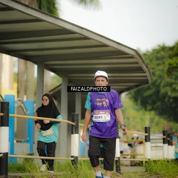 Runner Photo 8318971