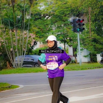 Runner Photo 8319001