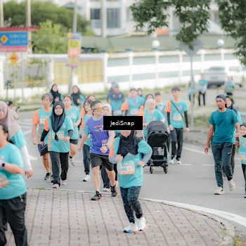 Runner Photo 8320002