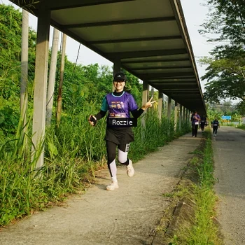 Runner Photo 8320008