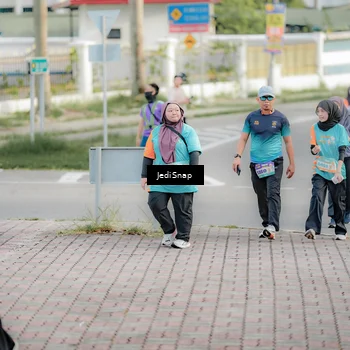 Runner Photo 8320180