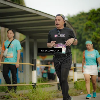 Runner Photo 8320240